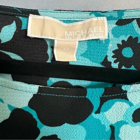 Michael Kors blue, black and white side tie floral top size M EUC - Picture 3 of 4